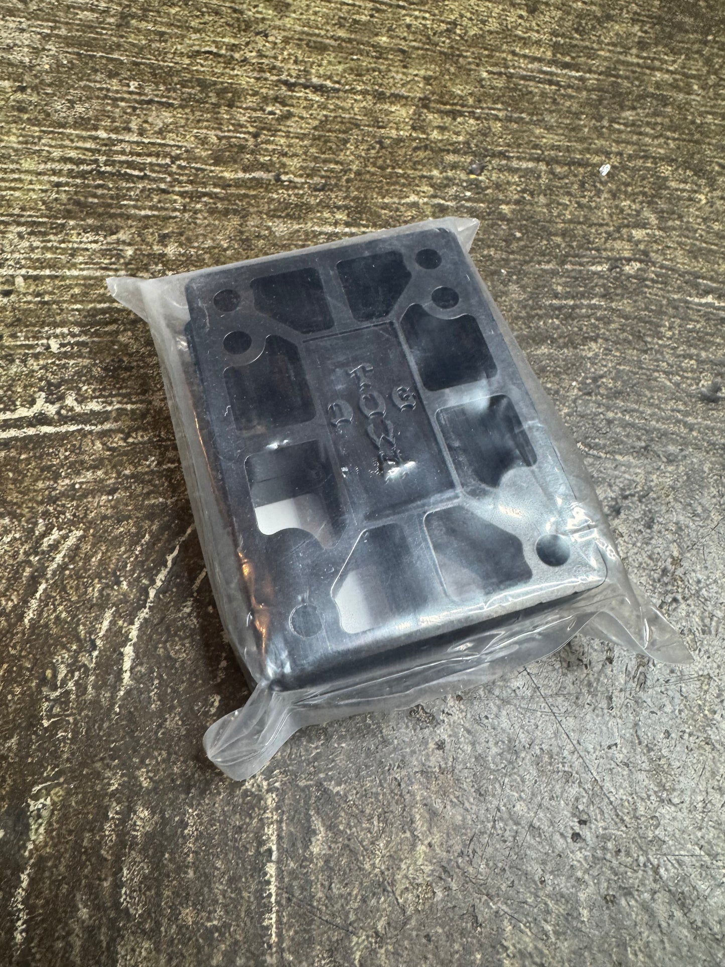 Dogtown 1/2 Inch Black Risers
