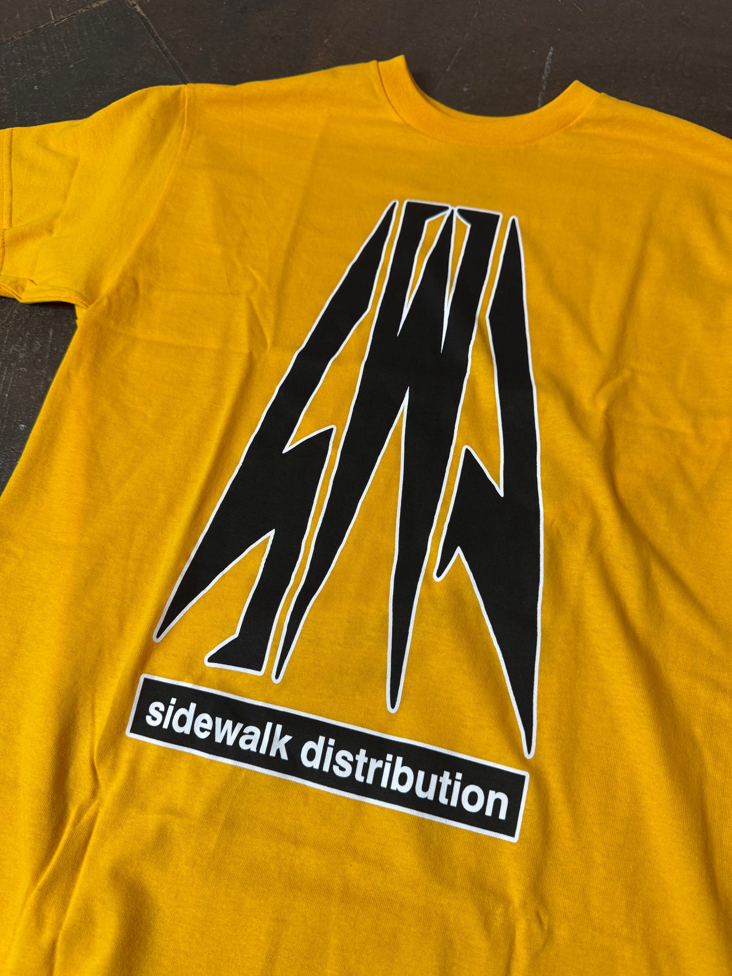 Sidewalk Dist. Rocco Tees - Yellow