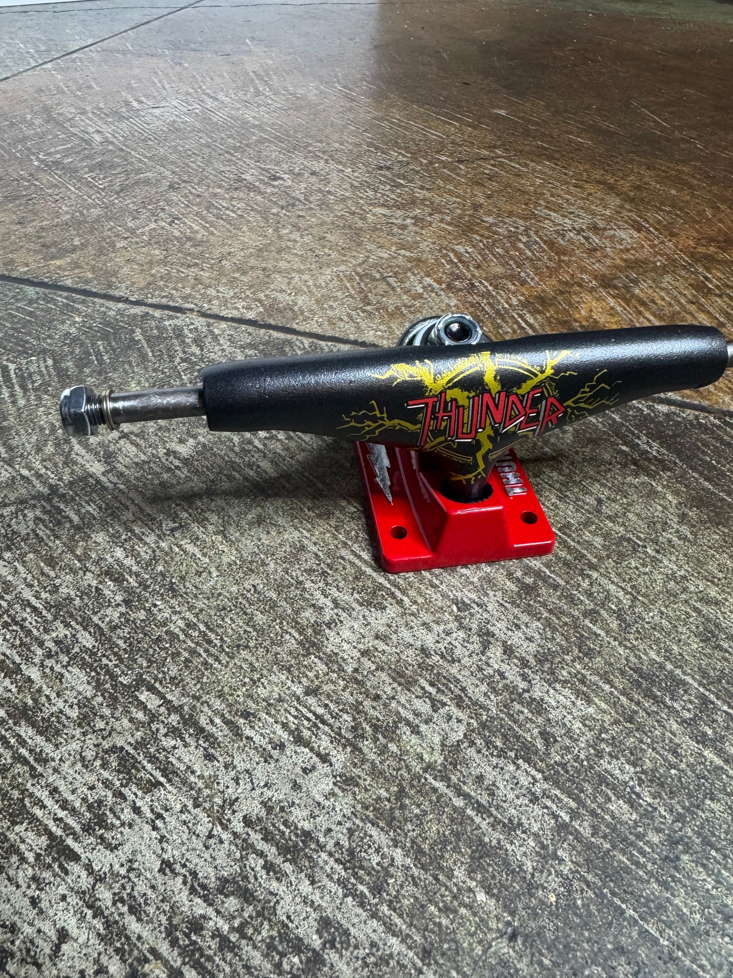 Thunder No Mercy Team Edition 148 Trucks (Set)