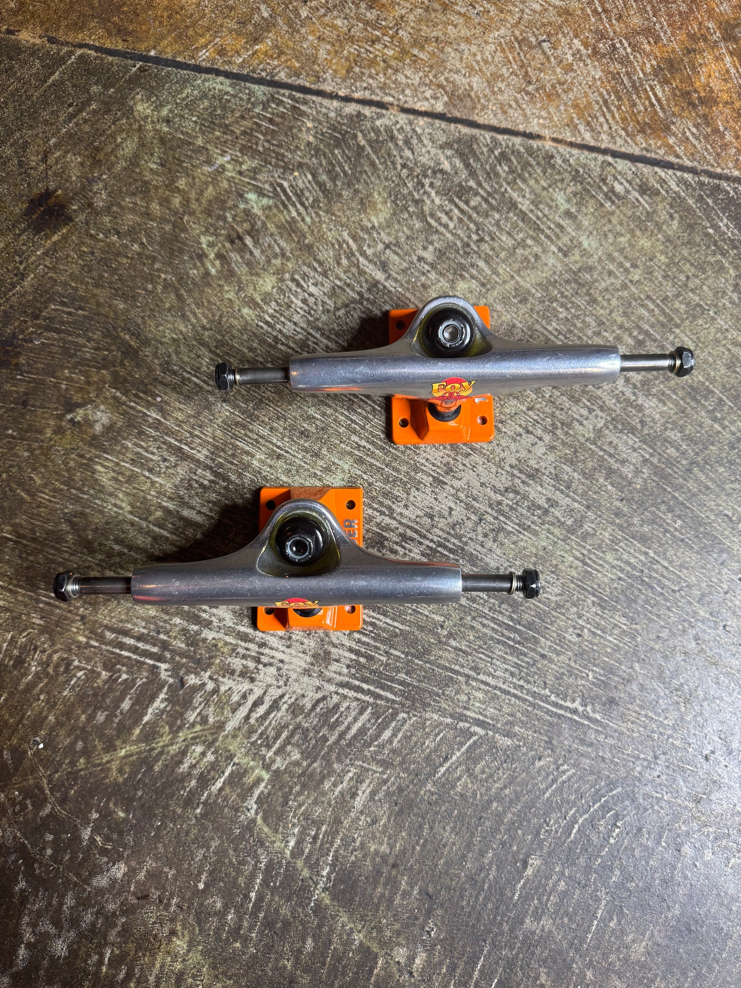Thunder Foy Fauna Polished/ Orange Trucks
