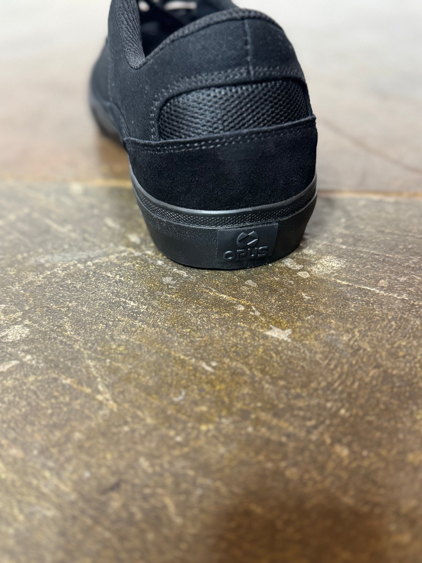 Courtside Low Black