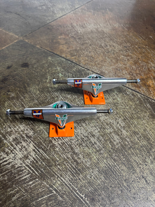 Venture Nikolai Piombo V-Hollow 5.6 Trucks