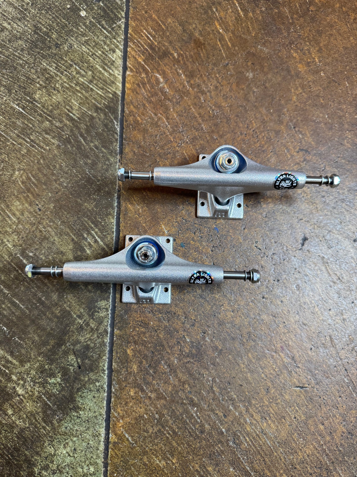 Royal 149 Ultra Light Trucks (Set)
