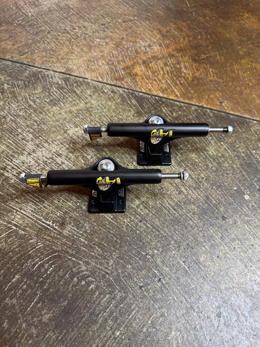 Black Curb Killer Inverted 8.5” Trucks