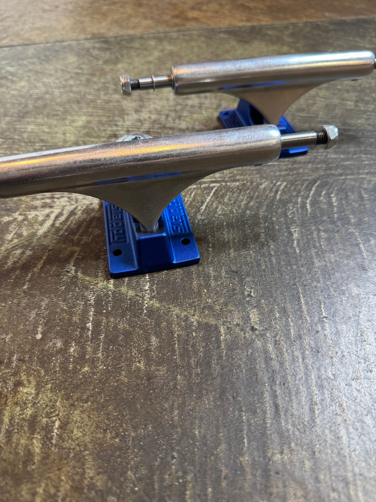 Slappy ST1 Hollow Inverted Polished/ Blue Trucks 8.5 (Set)