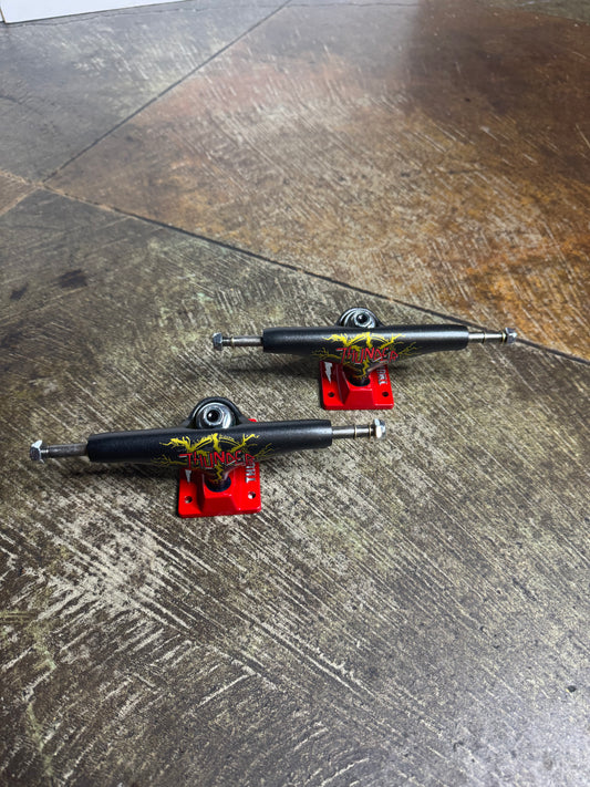 Thunder No Mercy Team Edition 148 Trucks (Set)