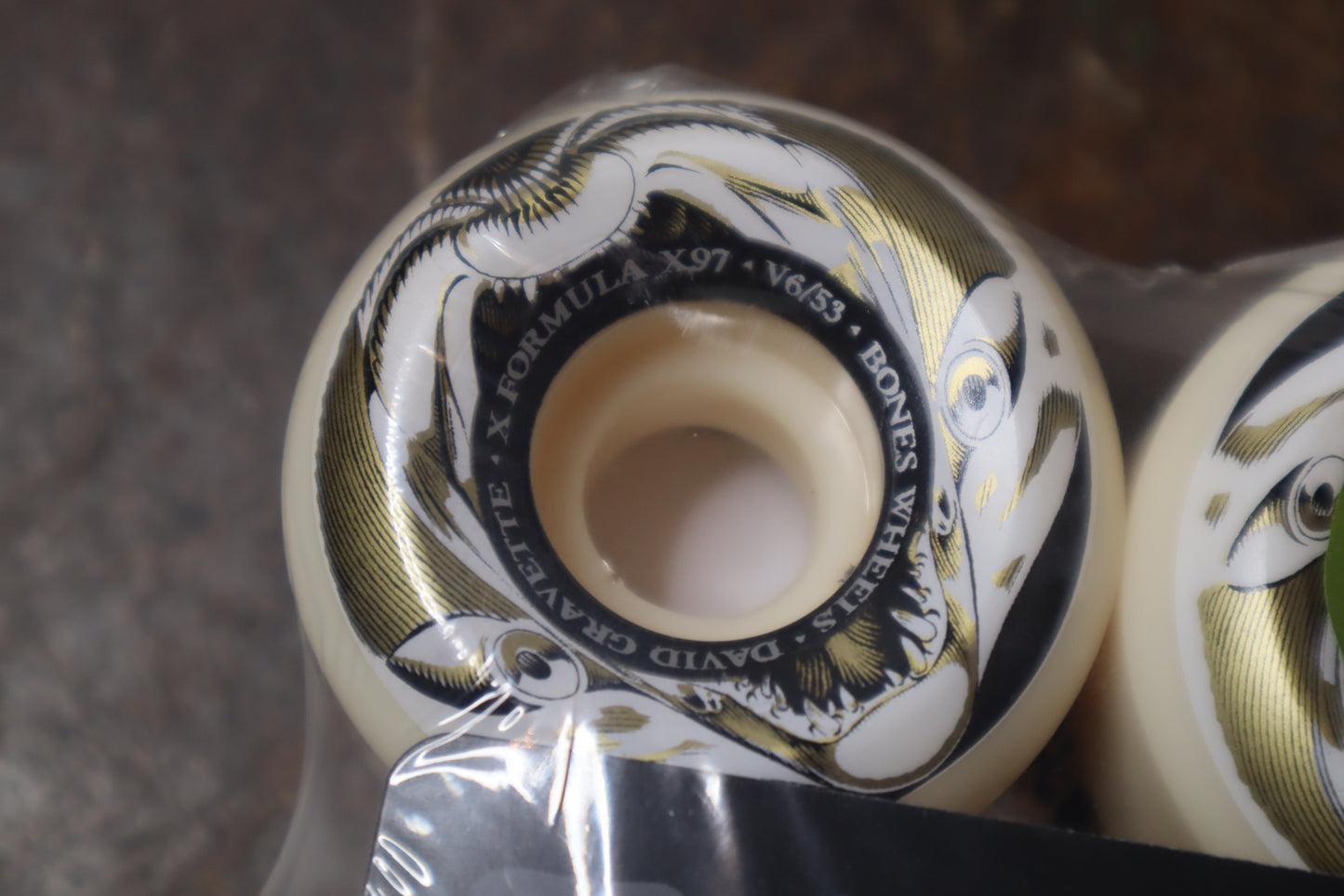 Gravette Salmon Illa 53mm XF V6 Widecut 97A Wheels