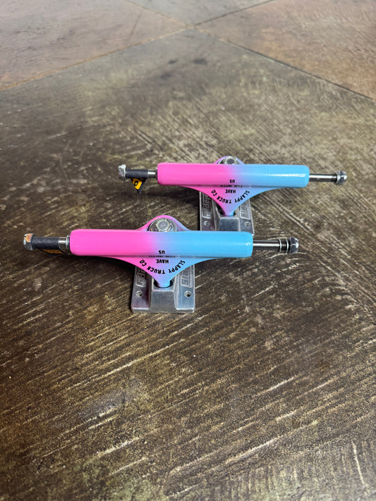 ST1 Classic Pink/Blue Arisa Trew Trucks (Set)