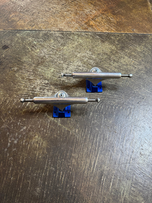 Slappy ST1 Hollow Inverted Polished/ Blue Trucks 8.5 (Set)
