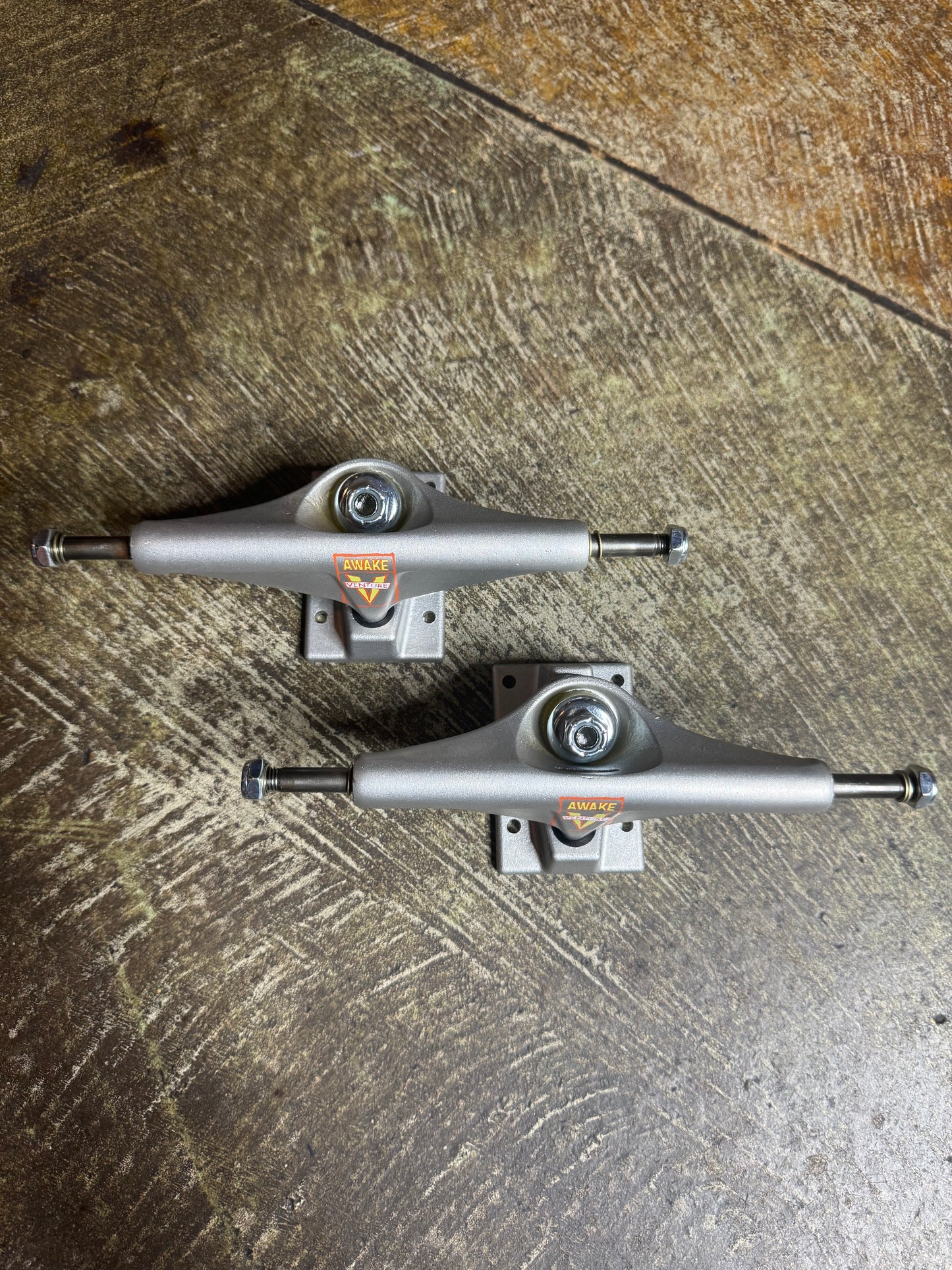 Venture Team Edition Scribble Awake 5.8 Hi Raw Trucks