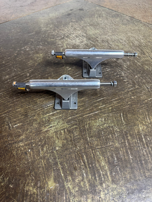 ST1 Hollow Lights - Polished/ Gunmetal Trucks (Set)