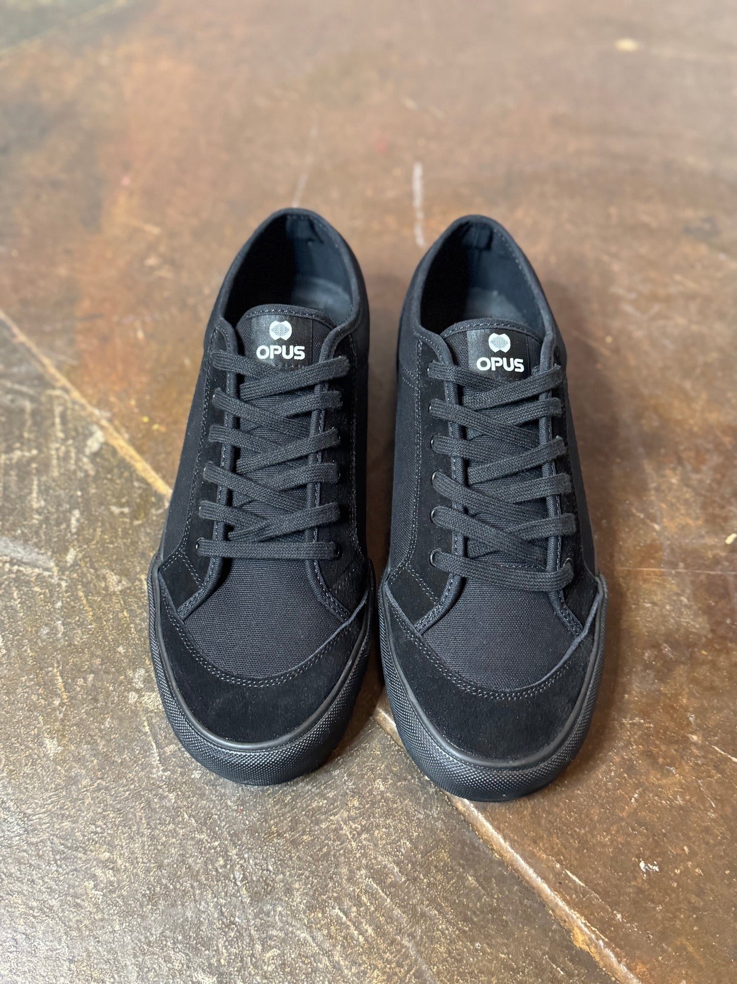 Courtside Low Black