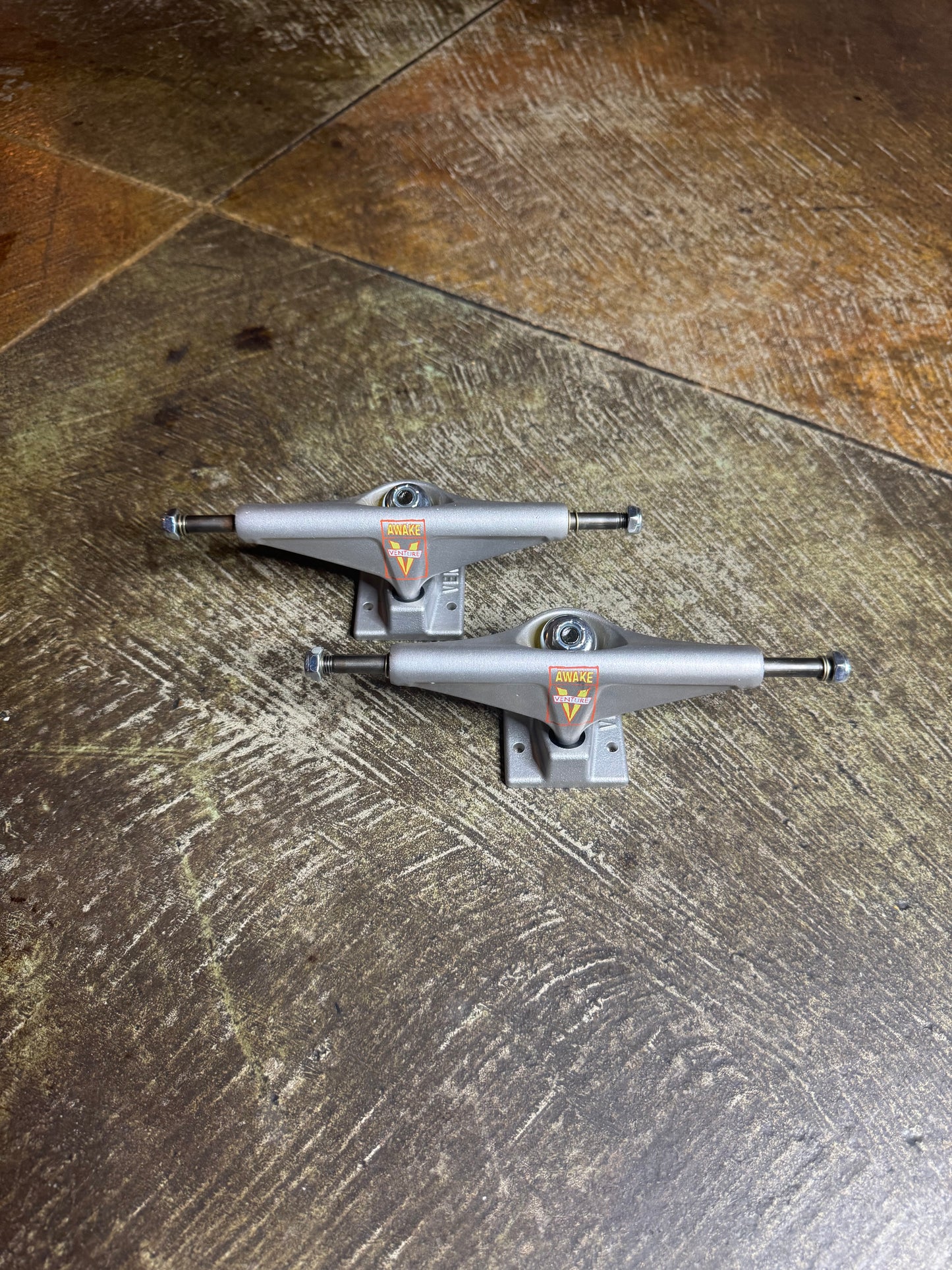 Venture Team Edition Scribble Awake 5.8 Hi Raw Trucks