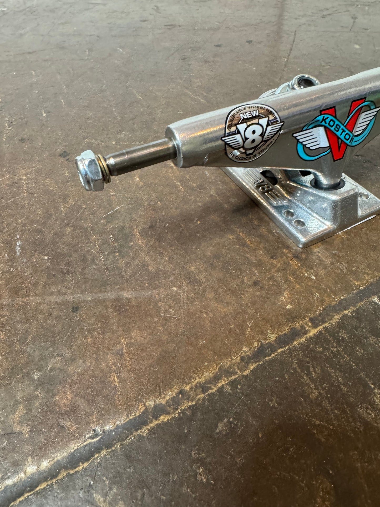 Venture V8 Koston Trucks