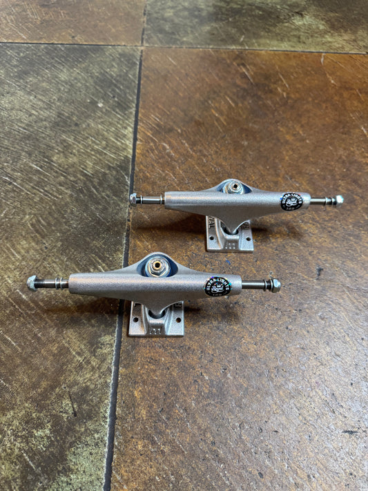 Royal 149 Ultra Light Trucks (Set)