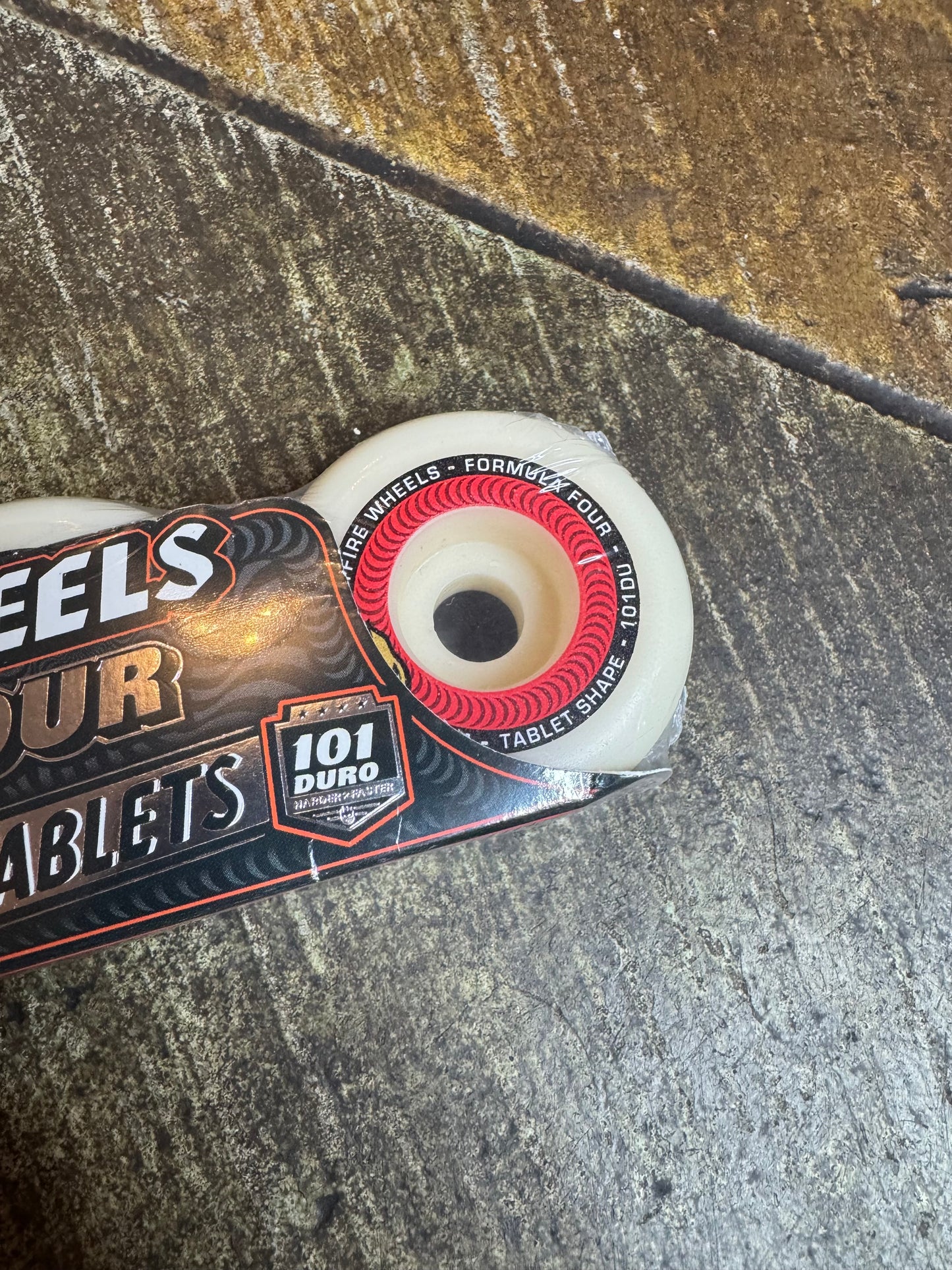 F4 101A Tablets 54mm White/ Red Wheels