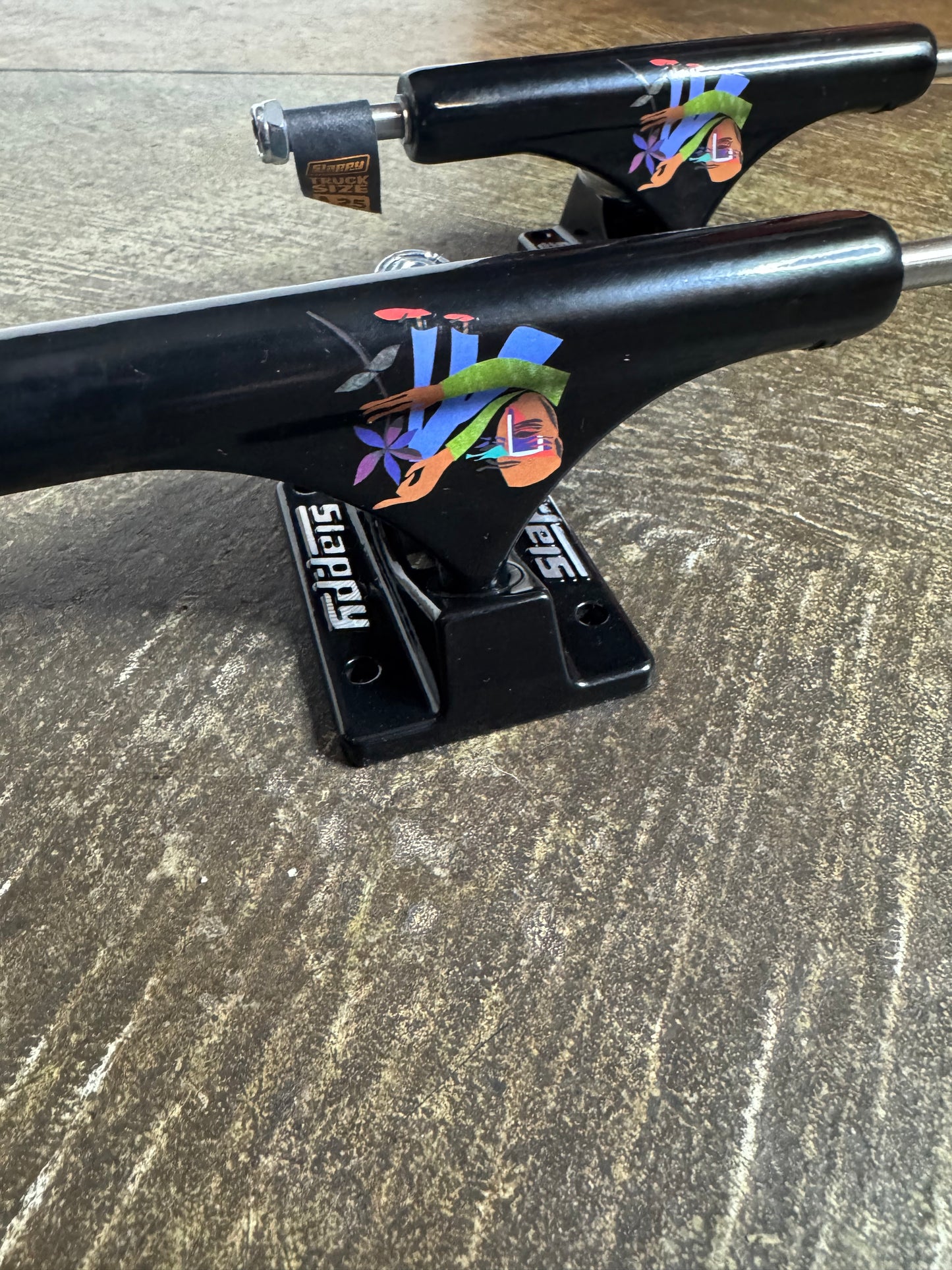 Slappy ST1 Hollow Flower Black Trucks (Set) - 8.25