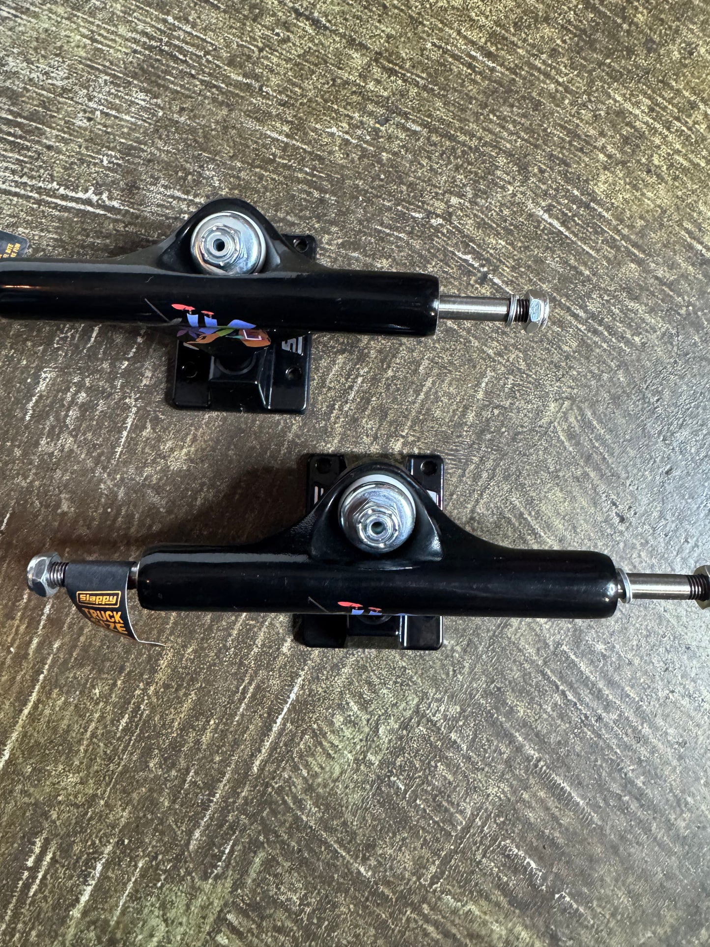 Slappy ST1 Hollow Flower Black Trucks (Set) - 8.25
