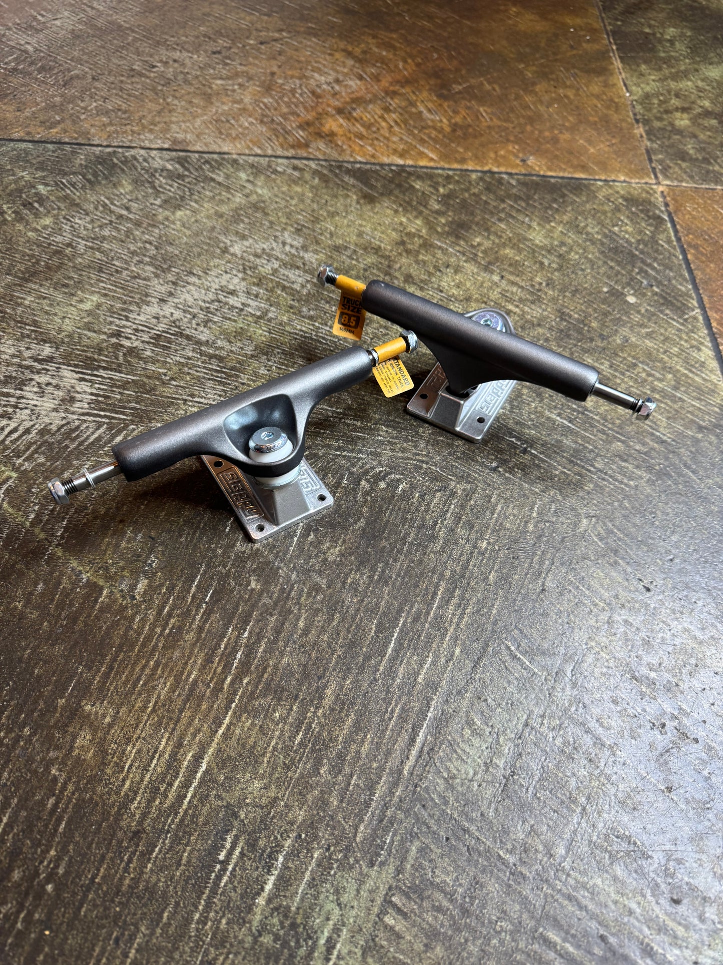 ST1 Hollow Lights Ultra Low Gunmetal/ Polished Trucks