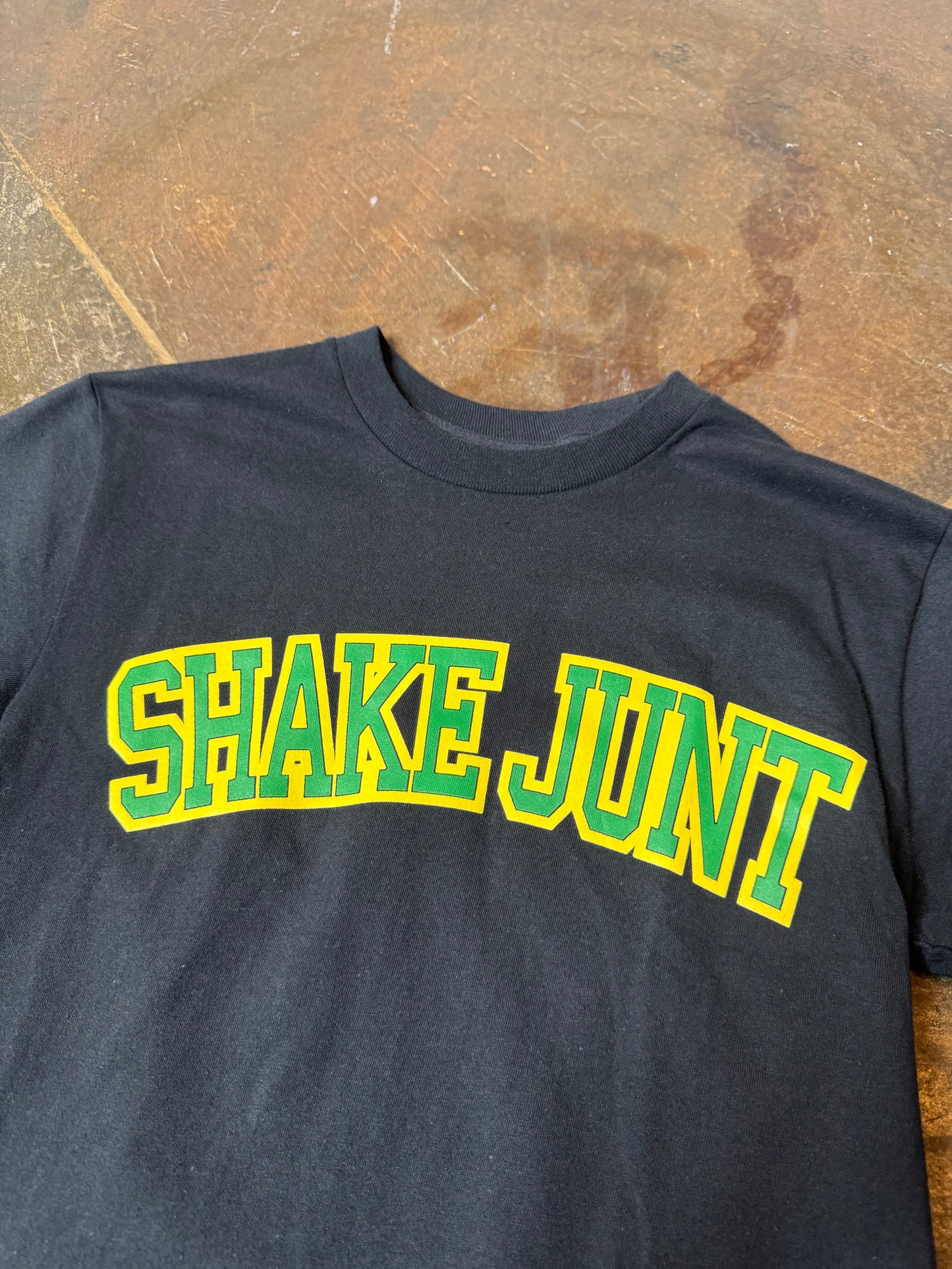 Shake Junt Arch Logo Tee - Black Small