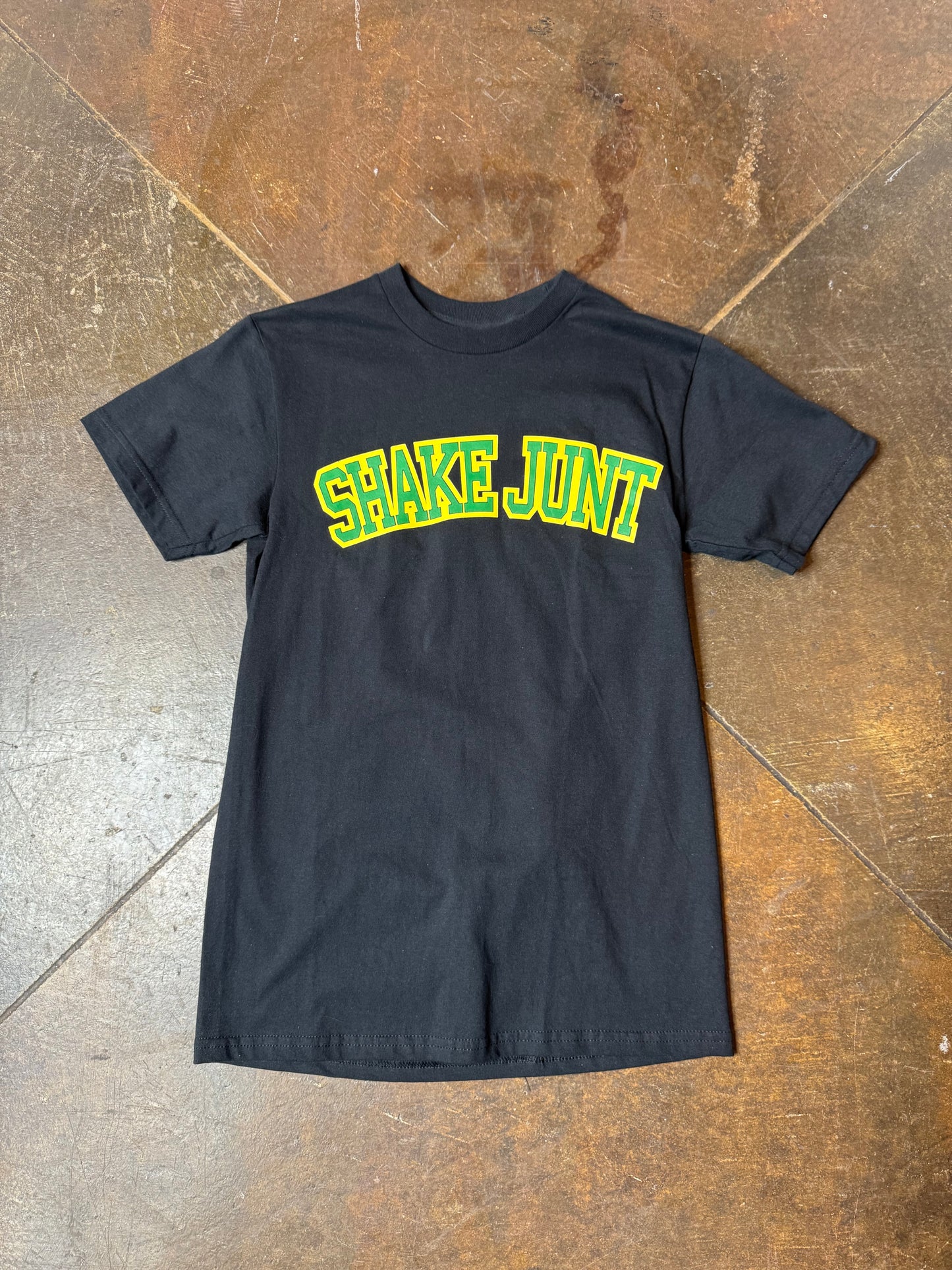 Shake Junt Arch Logo Tee - Black Small