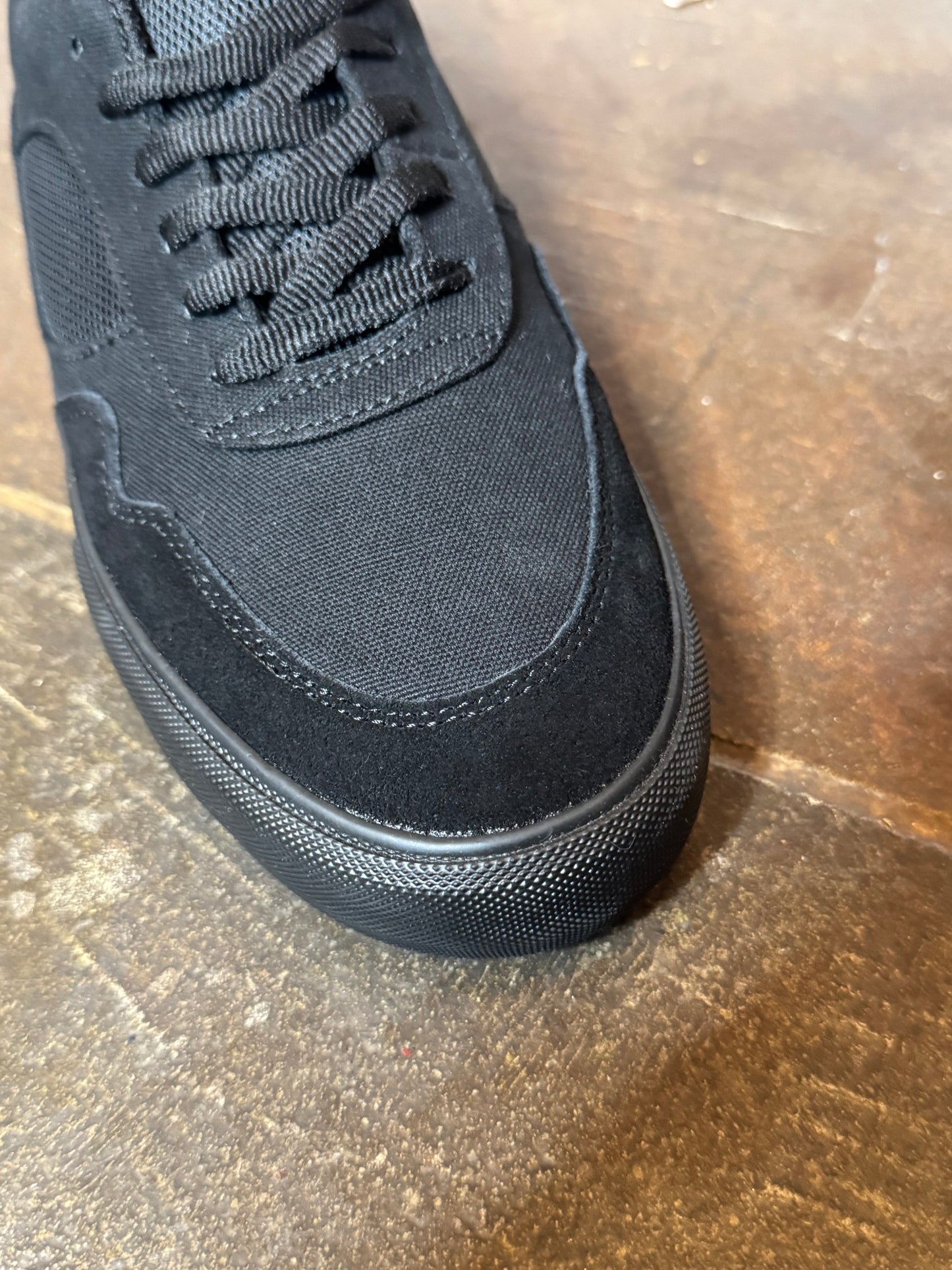 Standard Low - Black/Black