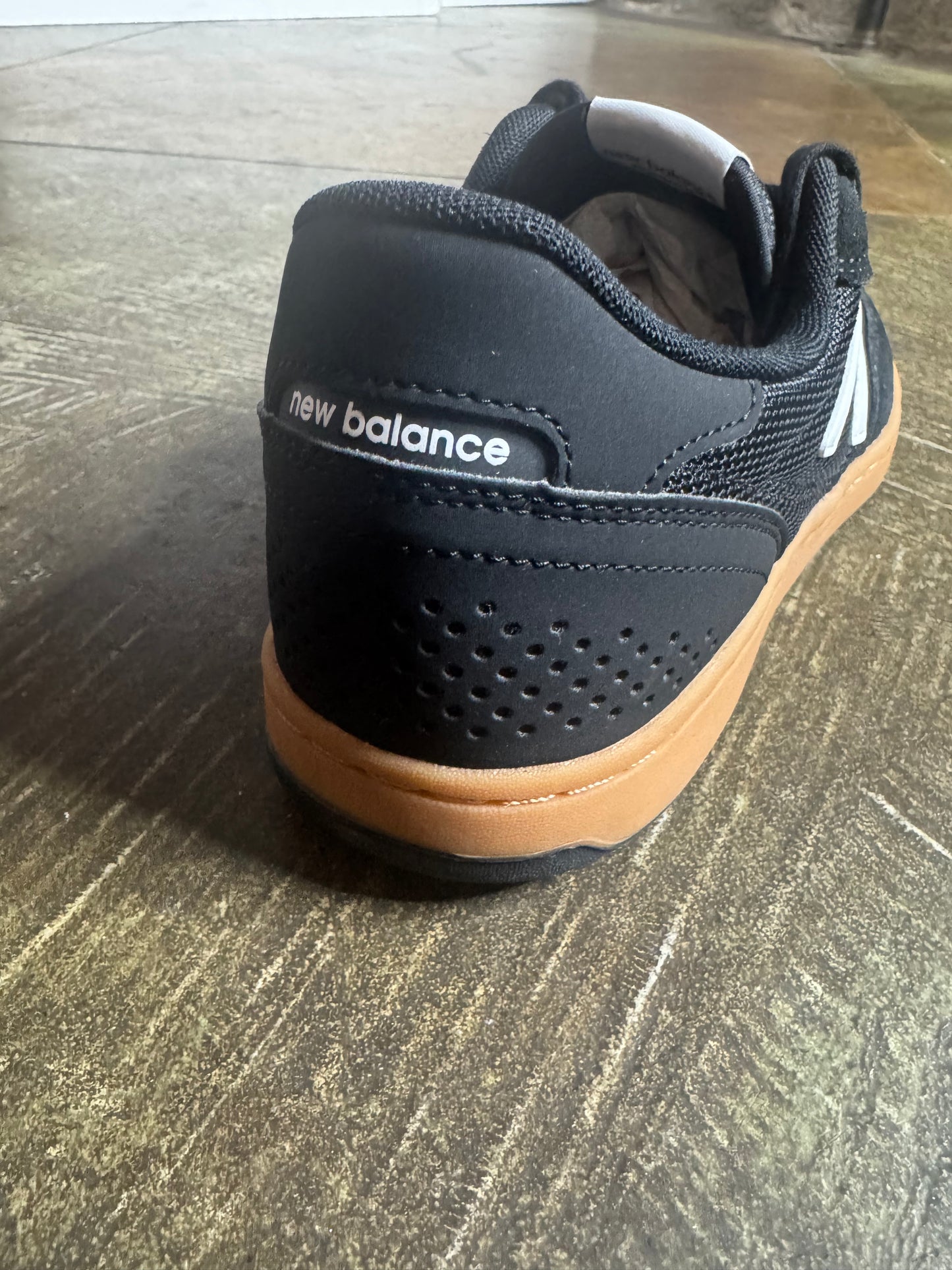 NB Numeric 440 V2 (Black/ White)