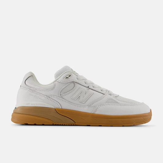 NB Numeric Andrew Reynolds 933 Shoes - White Leather/ Gum