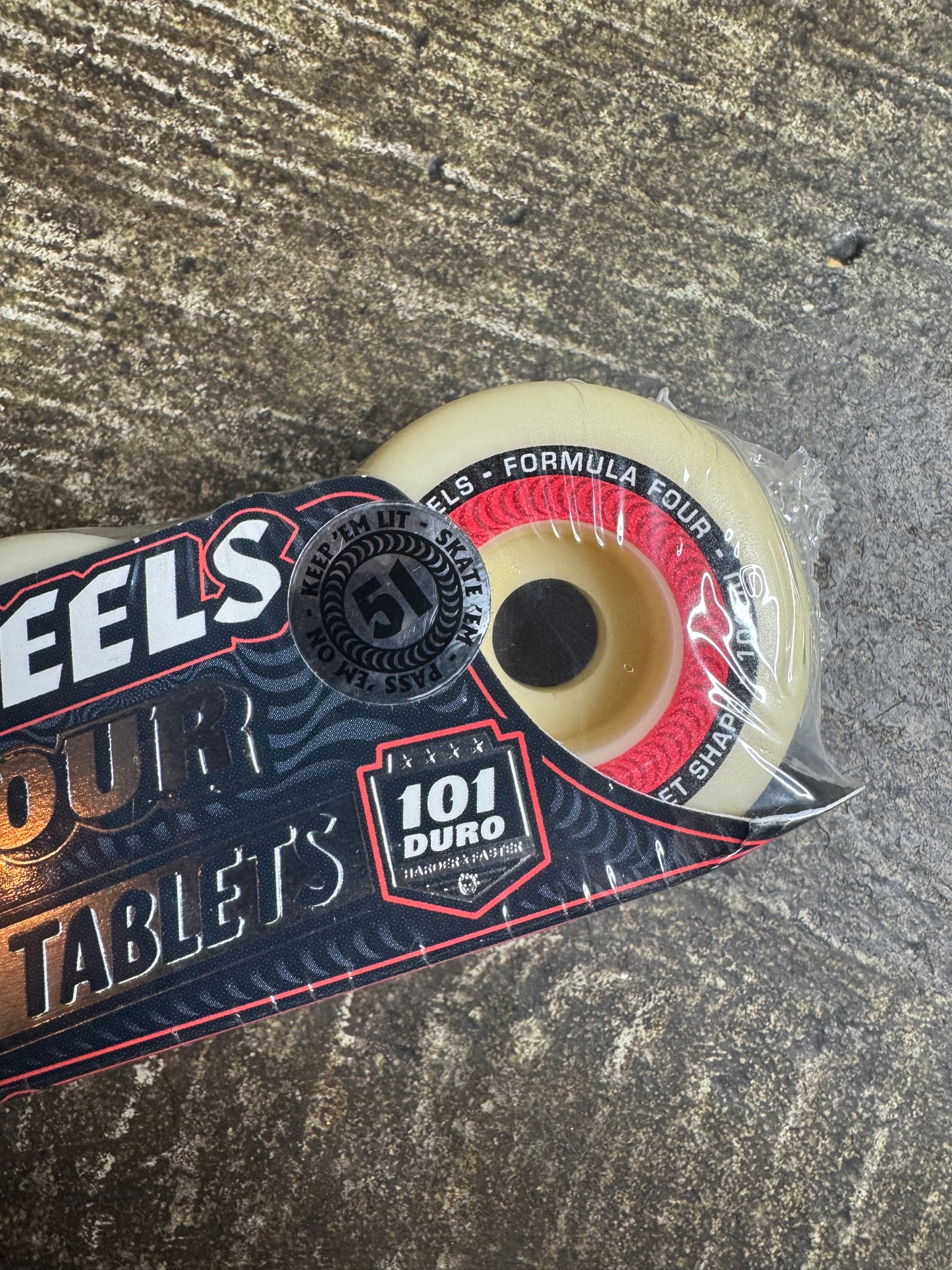 F4 101A Tablets 51mm White/ Red Wheels