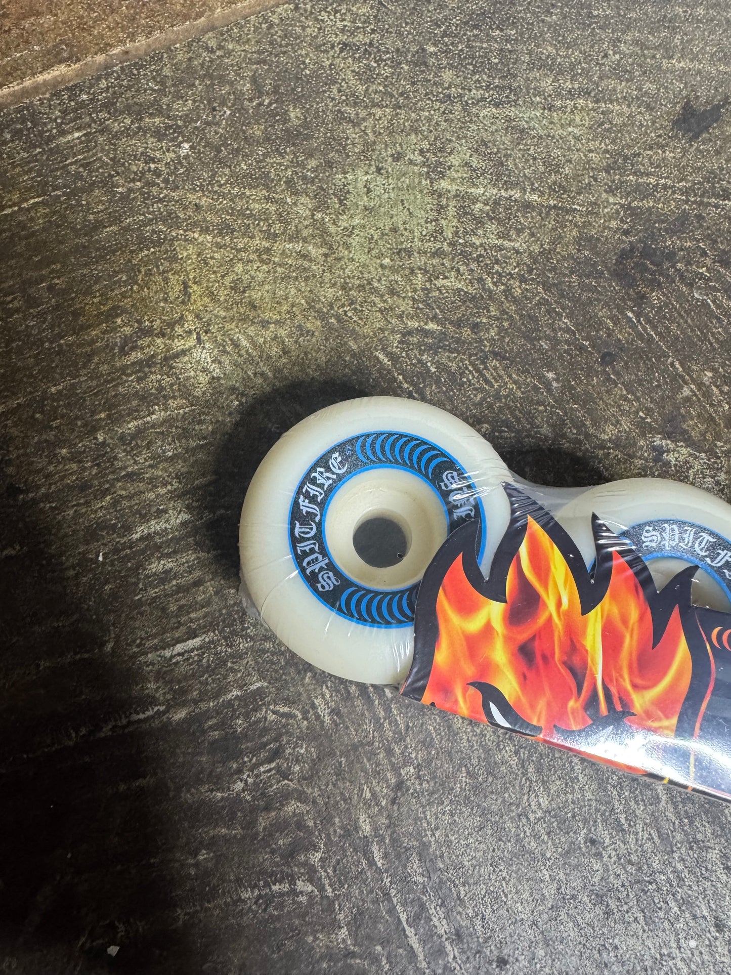 Blue F4 99A Lock-Ins 57mm (natural) Wheels