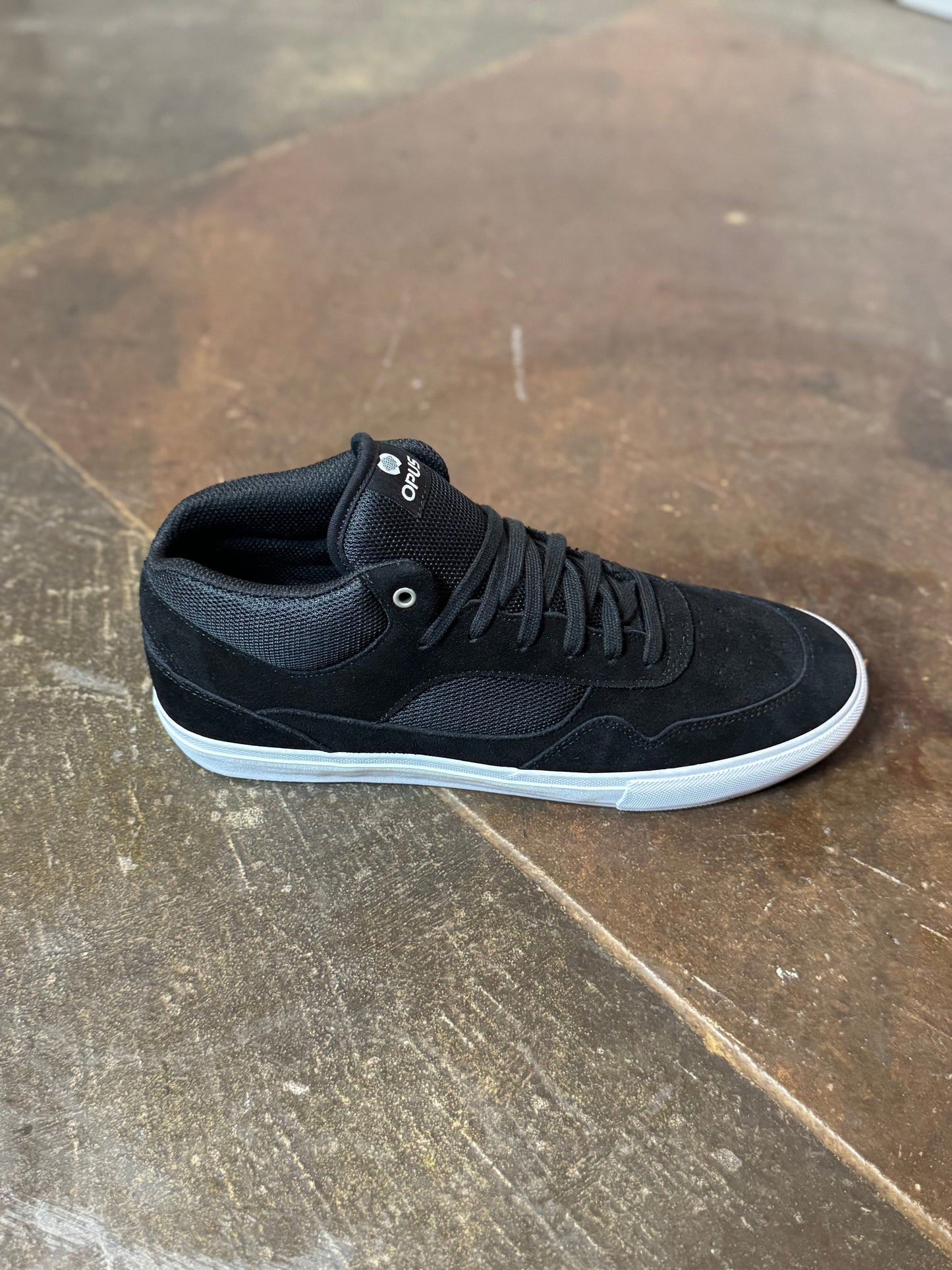 Standard Mids - Black/ White